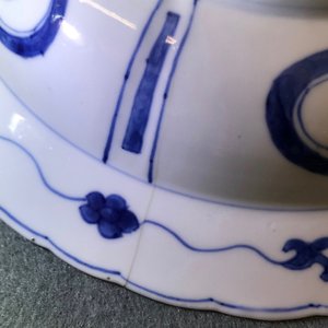 A pair of Chinese blue and white deep plates with Long Eliza and a boy, Kangxi — photo 18