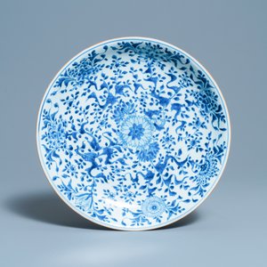 A pair of Chinese blue and white dishes with floral design, Kangxi — 照片 4