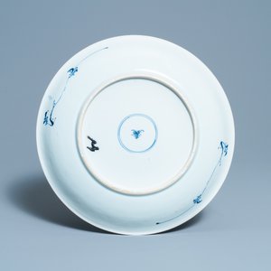 A pair of Chinese blue and white dishes with floral design, Kangxi — 照片 5