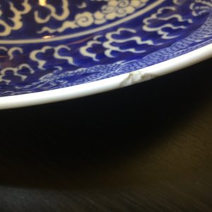 A pair of Chinese blue and white dragon dishes, Kangxi mark and of the period — photo 13