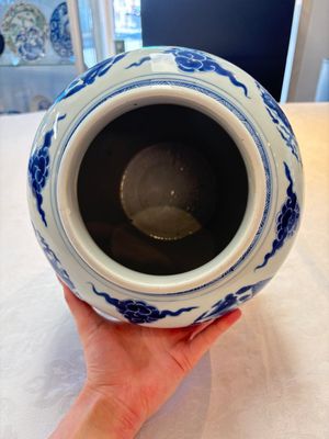 A pair of Chinese blue and white 'dragons and phoenixes' vases, Kangxi — photo 13