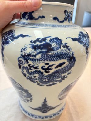A pair of Chinese blue and white 'dragons and phoenixes' vases, Kangxi — photo 5