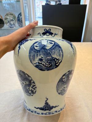 A pair of Chinese blue and white 'dragons and phoenixes' vases, Kangxi — photo 9