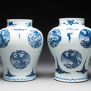A pair of Chinese blue and white 'dragons and phoenixes' vases, Kangxi — photo 2