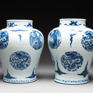 A pair of Chinese blue and white 'dragons and phoenixes' vases, Kangxi — photo 3