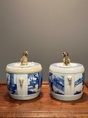 A pair of Chinese blue and white drum-shaped jars and cover, Jiajing mark, Kangxi — 照片 4