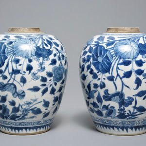 A pair of Chinese blue and white floral ginger jars, Kangxi — photo 2