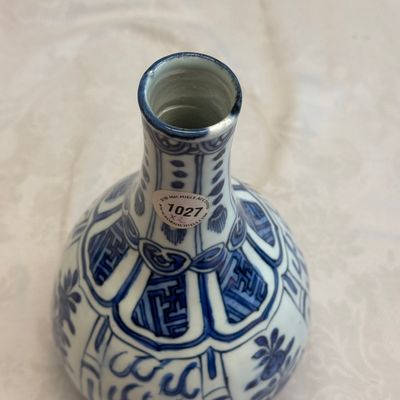 A pair of Chinese blue and white 'Flying Horses' pear-shaped bottle vases — 照片 9