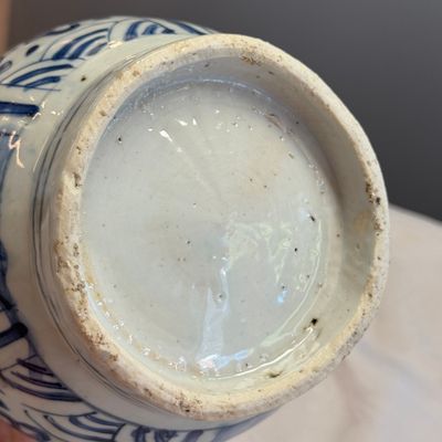A pair of Chinese blue and white 'Flying Horses' pear-shaped bottle vases — 照片 25