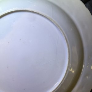 A pair of Chinese blue and white French market armorial plates, Qianlong — photo 3