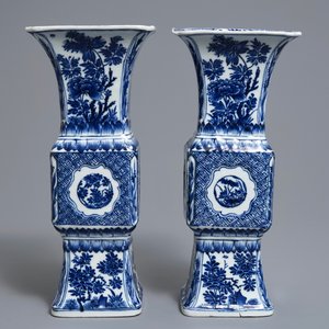 A pair of Chinese blue and white gu beaker vases, Kangxi — photo 3
