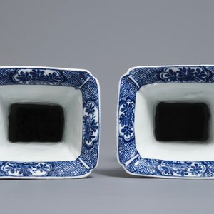 A pair of Chinese blue and white gu beaker vases, Kangxi — photo 5