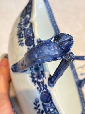 A pair of Chinese blue and white handled sauce boats and stands with pagodas along a river, Qianlong — photo 5