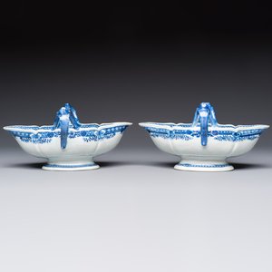 A pair of Chinese blue and white handled sauce boats and stands with pagodas along a river, Qianlong — photo 5