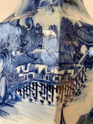 A pair of Chinese blue and white hexagonal 'mountainous landscape' vases, 19th C. — 照片 13