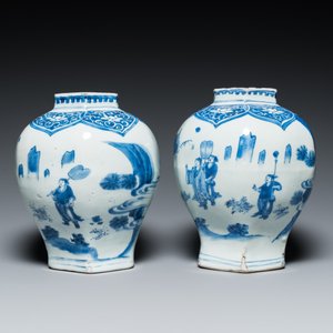 A pair of Chinese blue and white hexagonal vases, Transitional period — photo 5