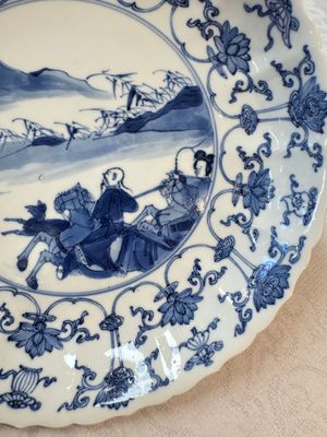 A pair of Chinese blue and white 'Hunting' plates, Chenghua marks, Kangxi — photo 15