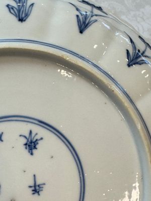 A pair of Chinese blue and white 'Hunting' plates, Chenghua marks, Kangxi — photo 21