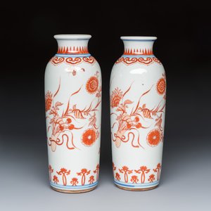 A pair of Chinese blue and white iron-red-decorated rouleau vases — 照片 4