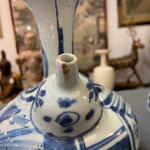 A pair of Chinese blue and white kendi, Wanli — photo 11