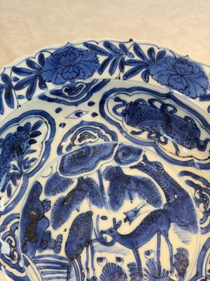 A pair of Chinese blue and white 'Klapmuts' bowls with deer design, Wanli — photo 13