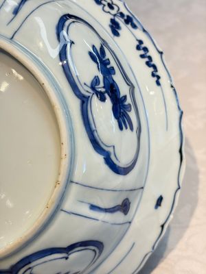 A pair of Chinese blue and white 'Klapmuts' bowls with deer design, Wanli — photo 18