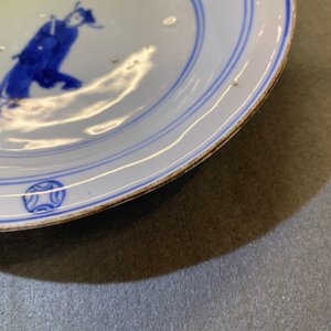 A pair of Chinese blue and white ko-sometsuke plates with scholars for the Japanese market, Tianqi — 照片 9