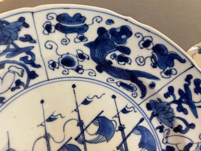 A pair of Chinese blue and white kraak-style dishes with VOC-ships, Kangxi — photo 9