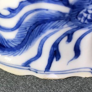 A pair of Chinese blue and white lobed phoenix bowls, Kangxi — photo 17