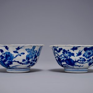 A pair of Chinese blue and white lobed phoenix bowls, Kangxi — photo 4