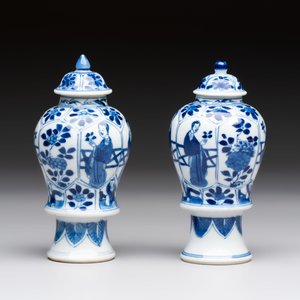 A pair of Chinese blue and white 'Long Eliza and playing boys' covered vases, Kangxi — 照片 2