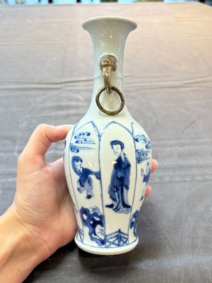 A pair of Chinese blue and white 'Long Eliza and playing boys' vases, Kangxi — 照片 12