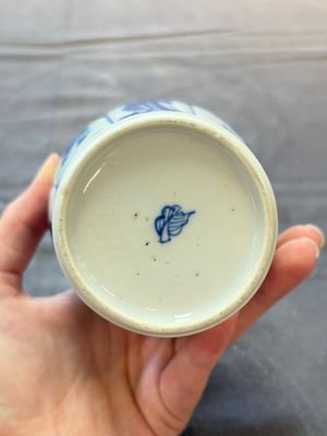 A pair of Chinese blue and white 'Long Eliza and playing boys' vases, Kangxi — 照片 14