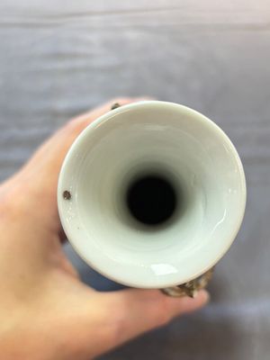 A pair of Chinese blue and white 'Long Eliza and playing boys' vases, Kangxi — 照片 5