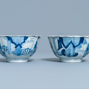 A pair of Chinese blue and white 'Long Eliza' bowls, Chenghua mark, Kangxi — photo 4