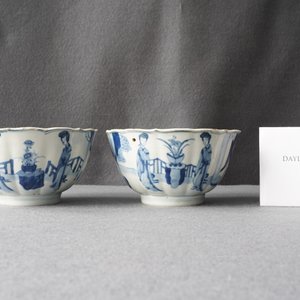 A pair of Chinese blue and white 'Long Eliza' bowls, Chenghua mark, Kangxi — photo 9