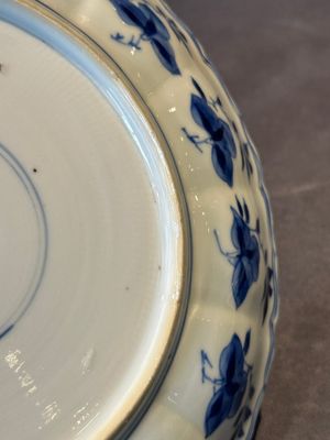 A pair of Chinese blue and white 'Long Eliza' plates, Qi Yu Bao Ding Zhi Zhen 奇玉寶鼎之珍 mark, Kangxi — 照片 12