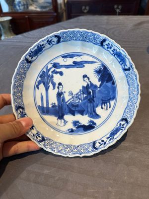 A pair of Chinese blue and white 'Long Eliza' plates, Qi Yu Bao Ding Zhi Zhen 奇玉寶鼎之珍 mark, Kangxi — 照片 14