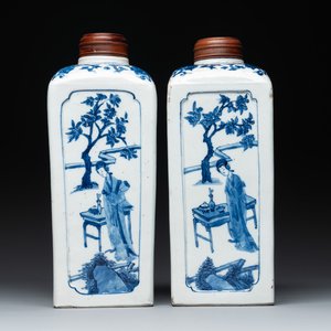 A pair of Chinese blue and white 'Long Eliza' square flasks, Kangxi — photo 1