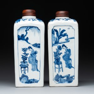 A pair of Chinese blue and white 'Long Eliza' square flasks, Kangxi — photo 2