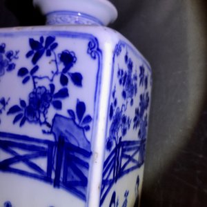 A pair of Chinese blue and white 'Long Eliza' square tea caddies, Yu mark, Kangxi — photo 18