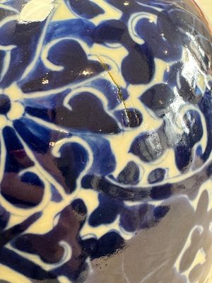 A pair of Chinese blue and white 'Lotus Scroll' jars, 19th C. — photo 13