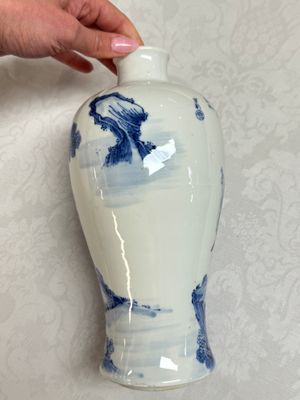 A pair of Chinese blue and white 'Meiping' vases with figures and a poem, signed Xu Banqiu 徐半秋, Kangxi mark, 19th C. — foto 10