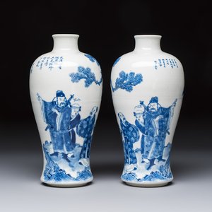 A pair of Chinese blue and white 'Meiping' vases with figures and a poem, signed Xu Banqiu 徐半秋, Kangxi mark, 19th C. — foto 1