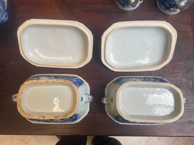 A pair of Chinese blue and white miniature chocolate jugs and three tureens, Qianlong — 照片 17