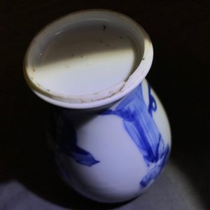 A pair of Chinese blue and white miniature vases and covers or tea caddies, Kangxi — photo 11