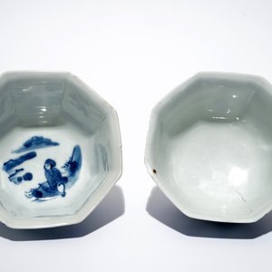 A pair of Chinese blue and white octagonal bowls, Transitional period — photo 5