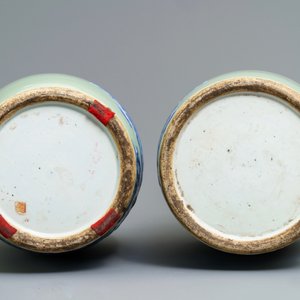 A pair of Chinese blue and white on celadon ground 'immortals' vases, 19th C. — photo 5