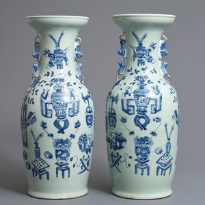 A pair of Chinese blue and white on celadon ground vases, 19/20th C. — photo 1