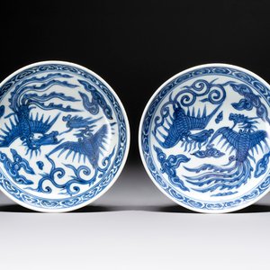A pair of Chinese blue and white 'phoenix' plates, Wanli mark and of the period — photo 1